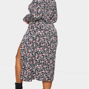 PrettyLittleThing Black Floral Print Cupped Side Split Detail Midi Dress